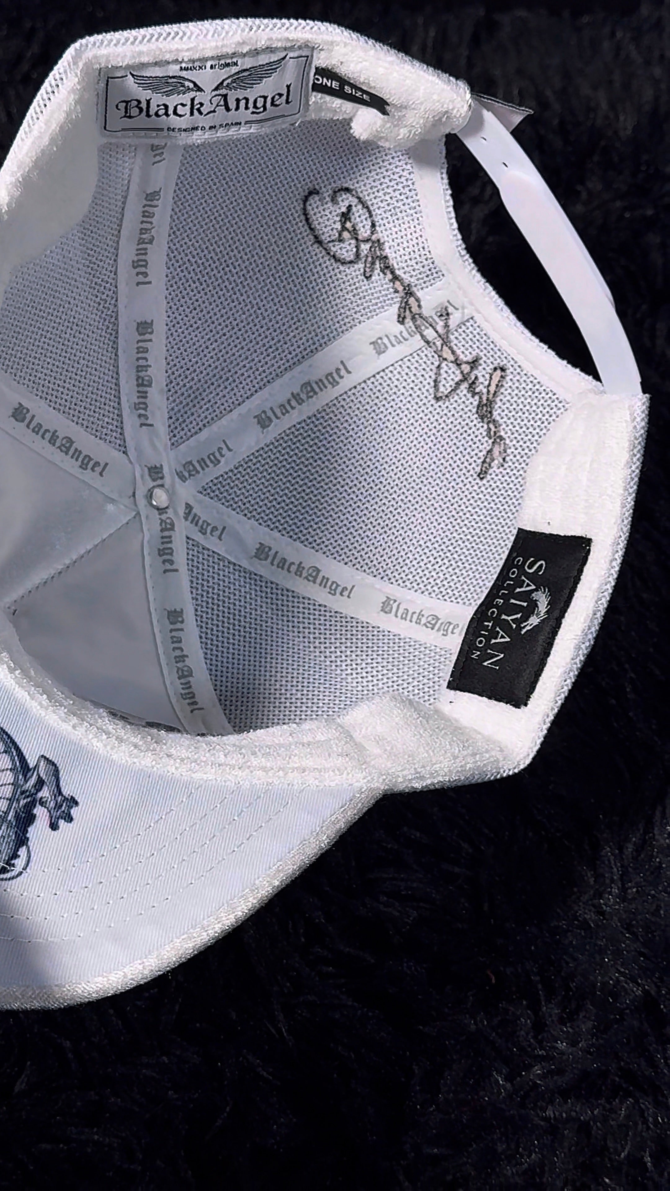 White ascension™ - Goku | Saiyan Collection