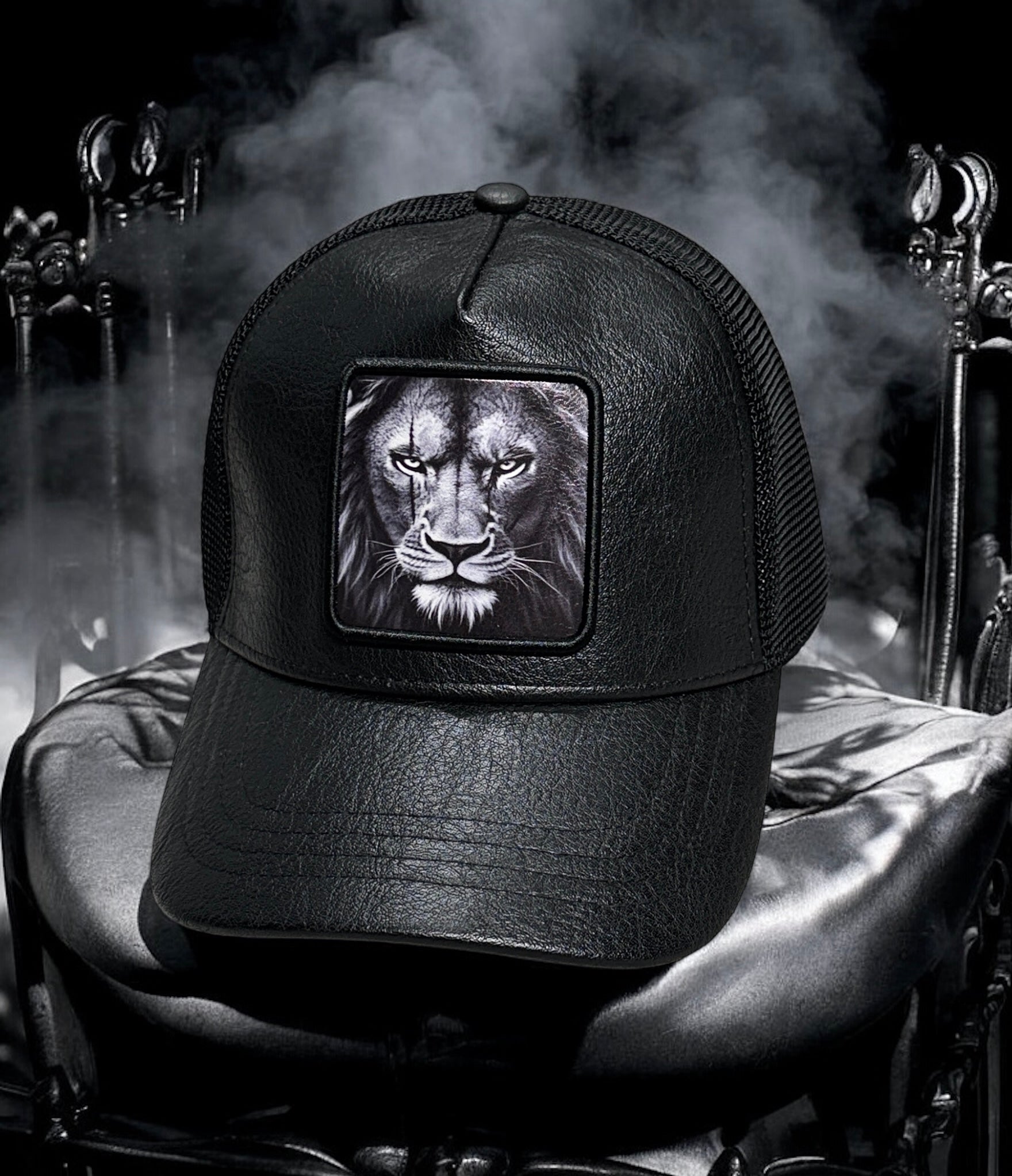Courage 2™ - Lion King | Full black leather edition