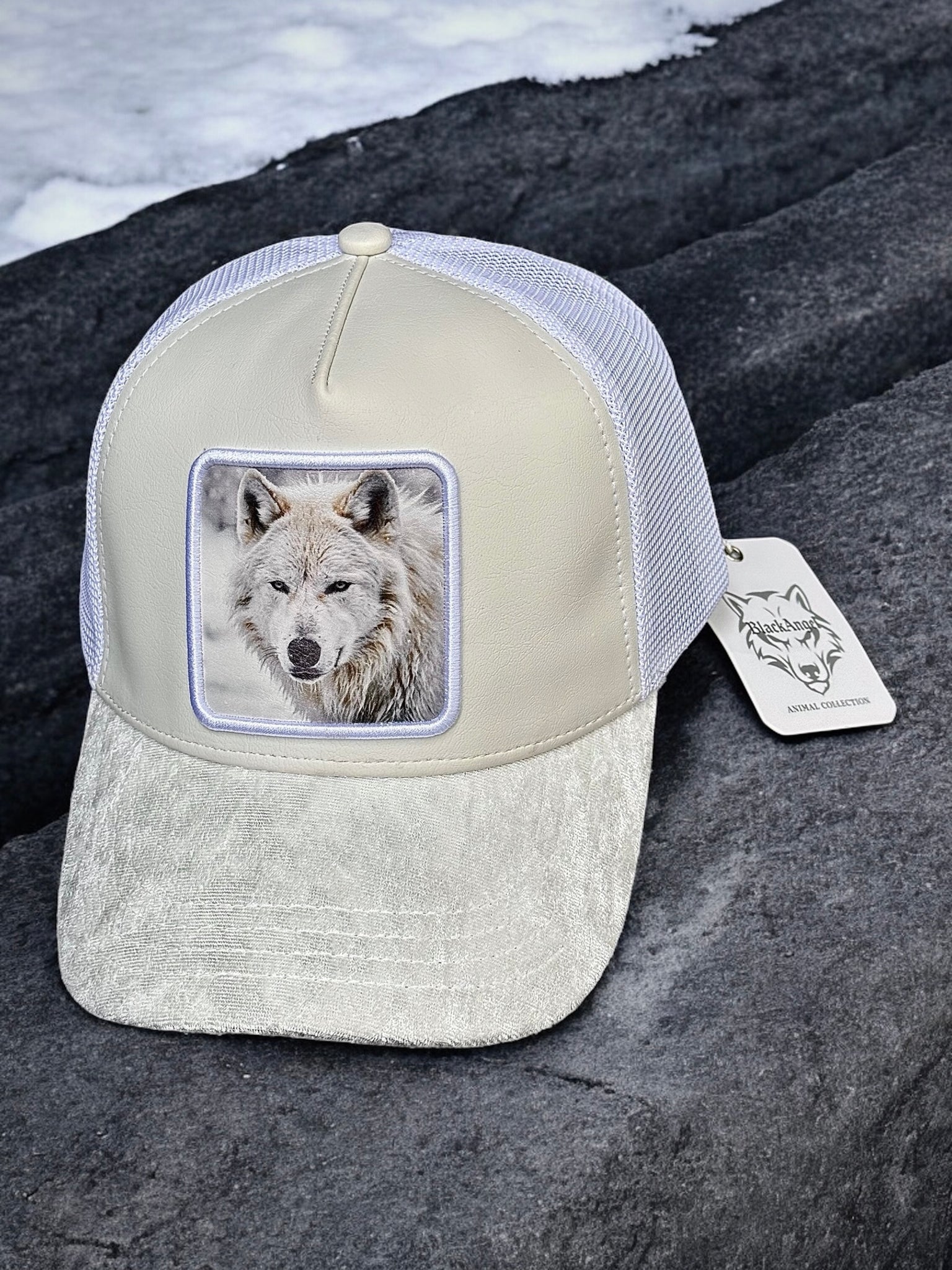 White Spirit™ - Lone wolf