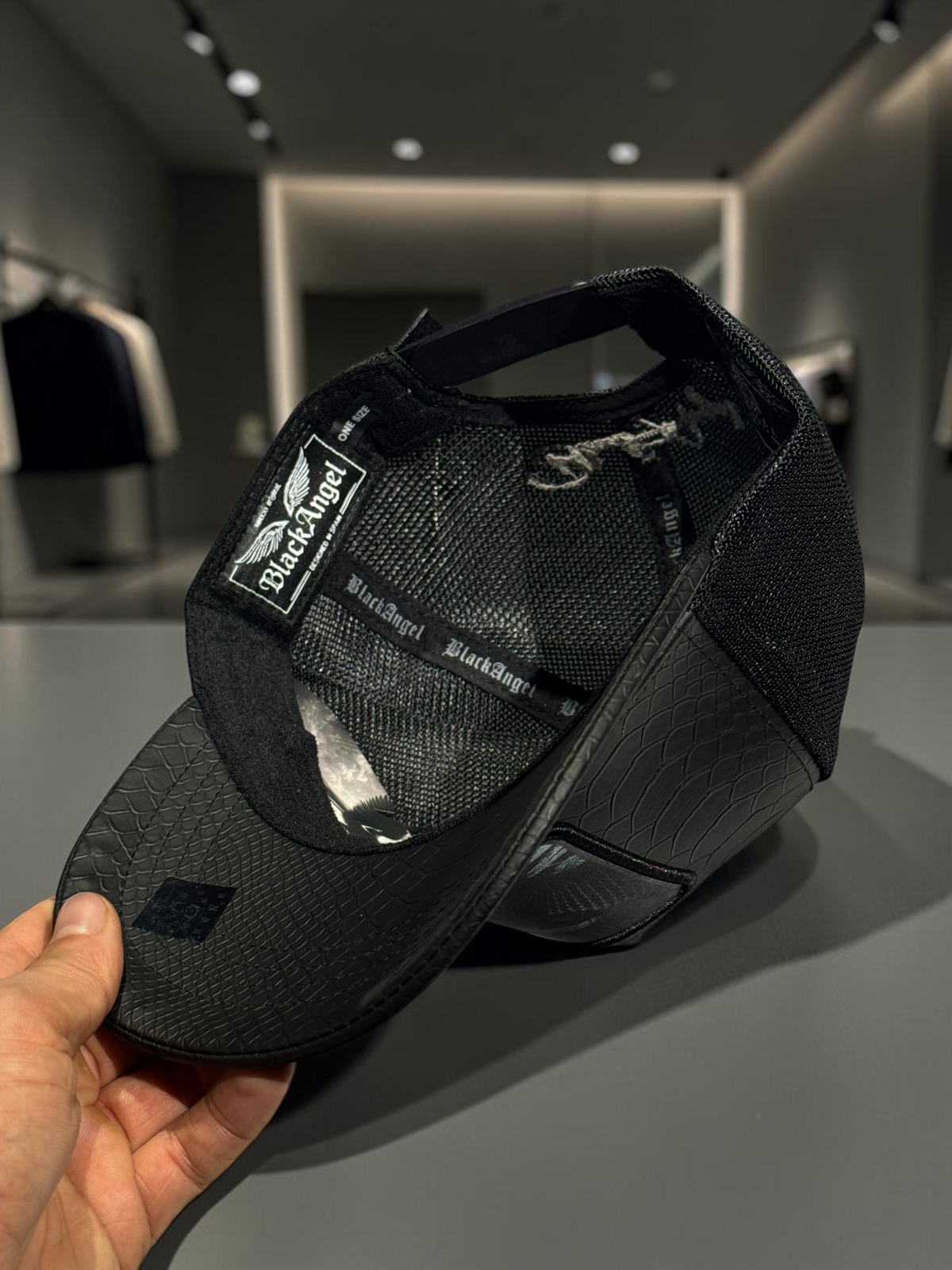 Venom 2 - Black Mamba™ | Leather Limited Edition