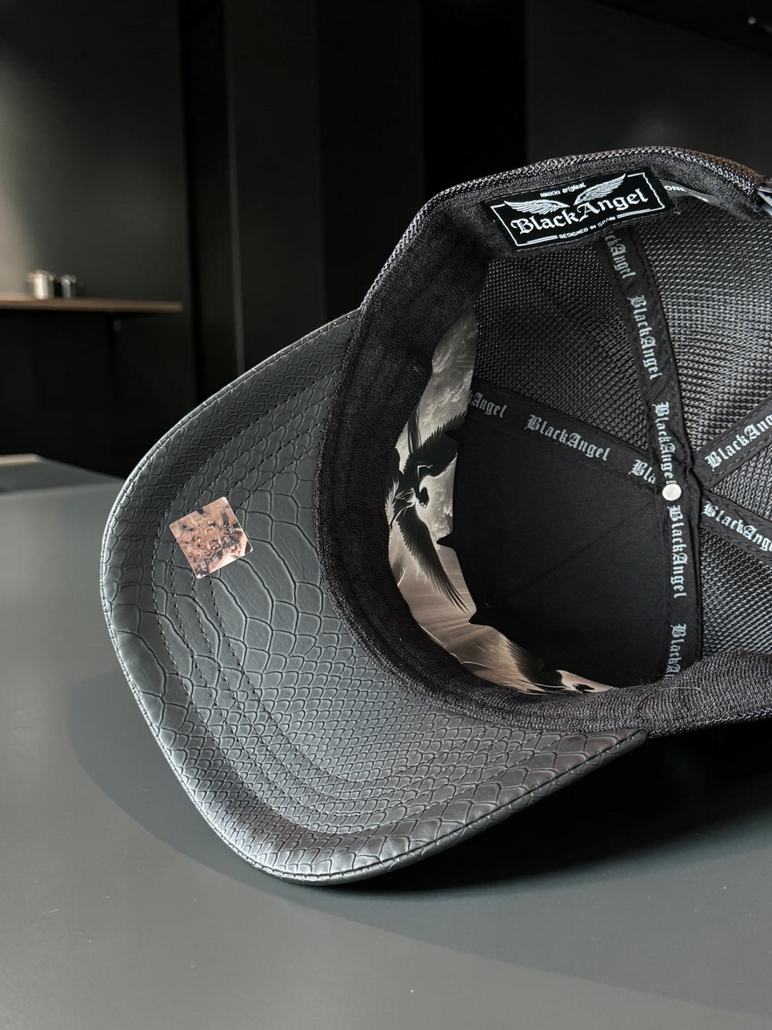 Venom 2 - Black Mamba™ | Leather Limited Edition