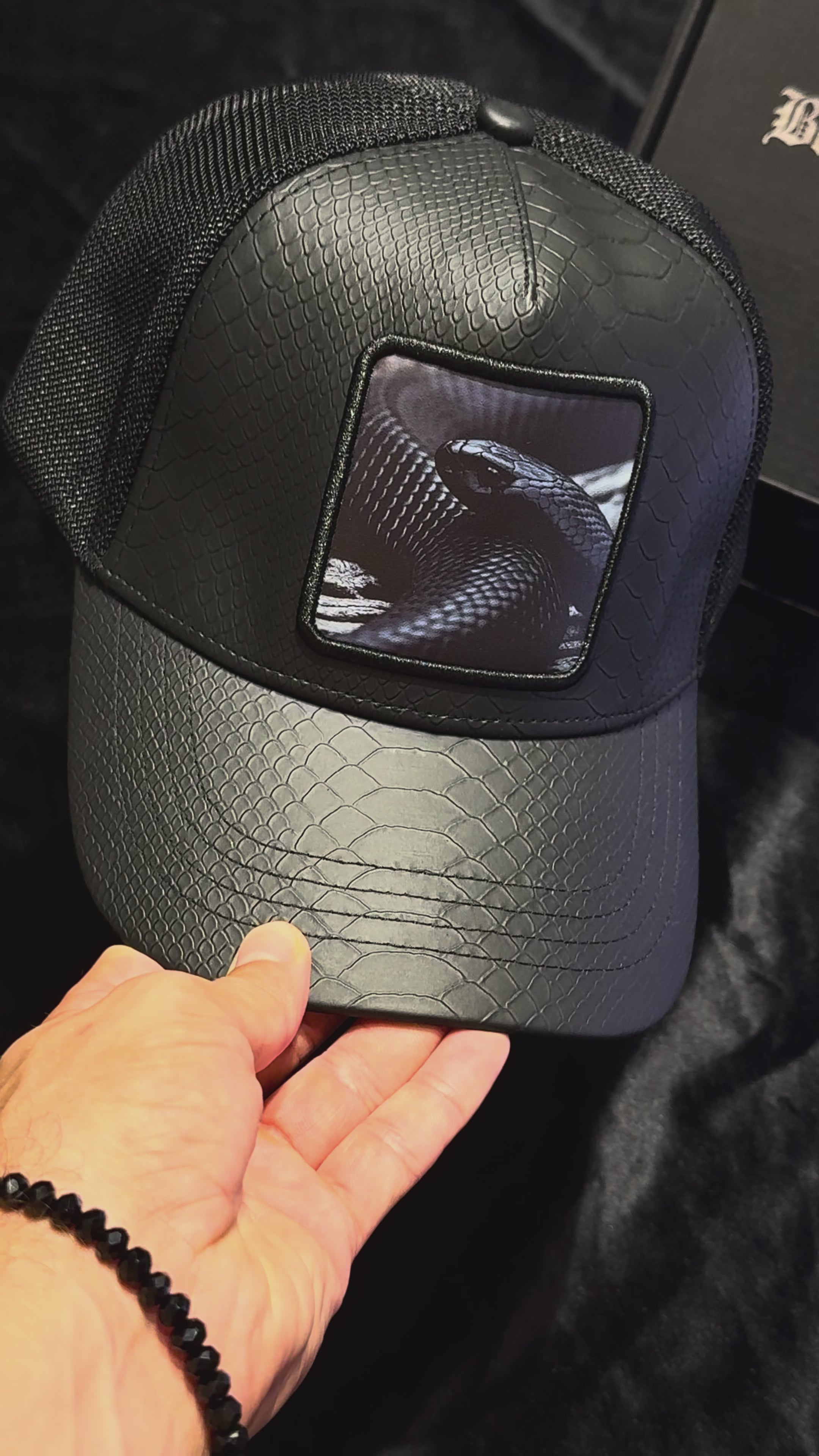 Venom - Black Mamba™ | Leather limited edition