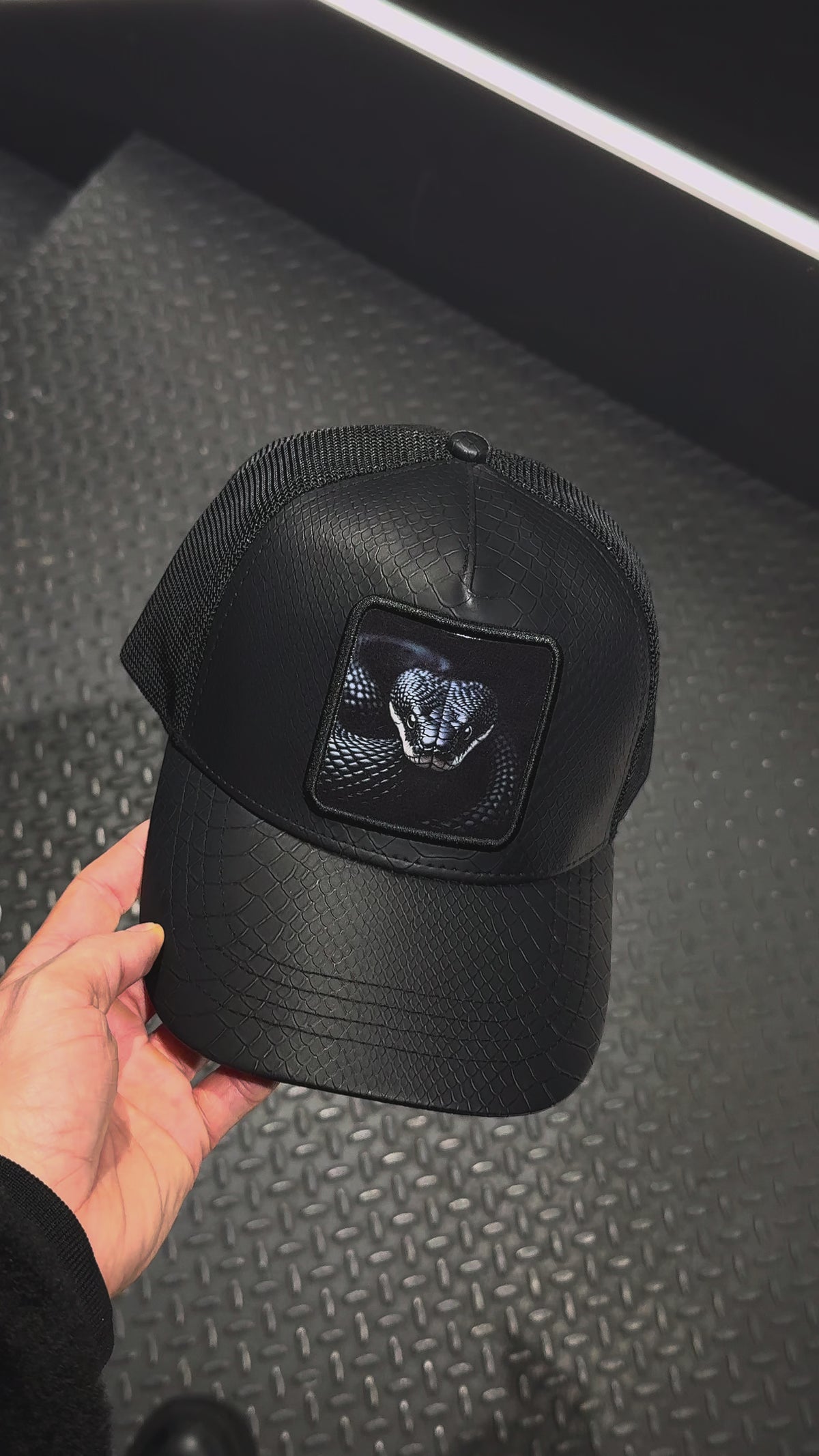 Venom 2 - Black Mamba™ | Leather Limited Edition